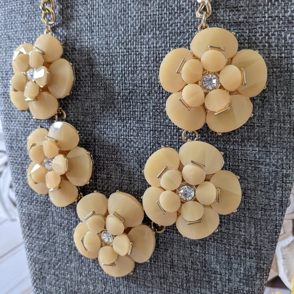 Natasha Couture Faceted Floral Necklace - Picture 3 of 4